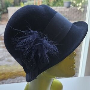 NWT CC Exclusives Women's 100% Wool Hat With Feather Navy Blue Color